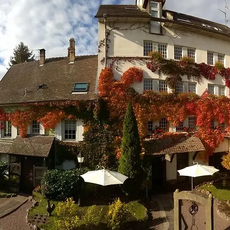 Au Moulin Hotel